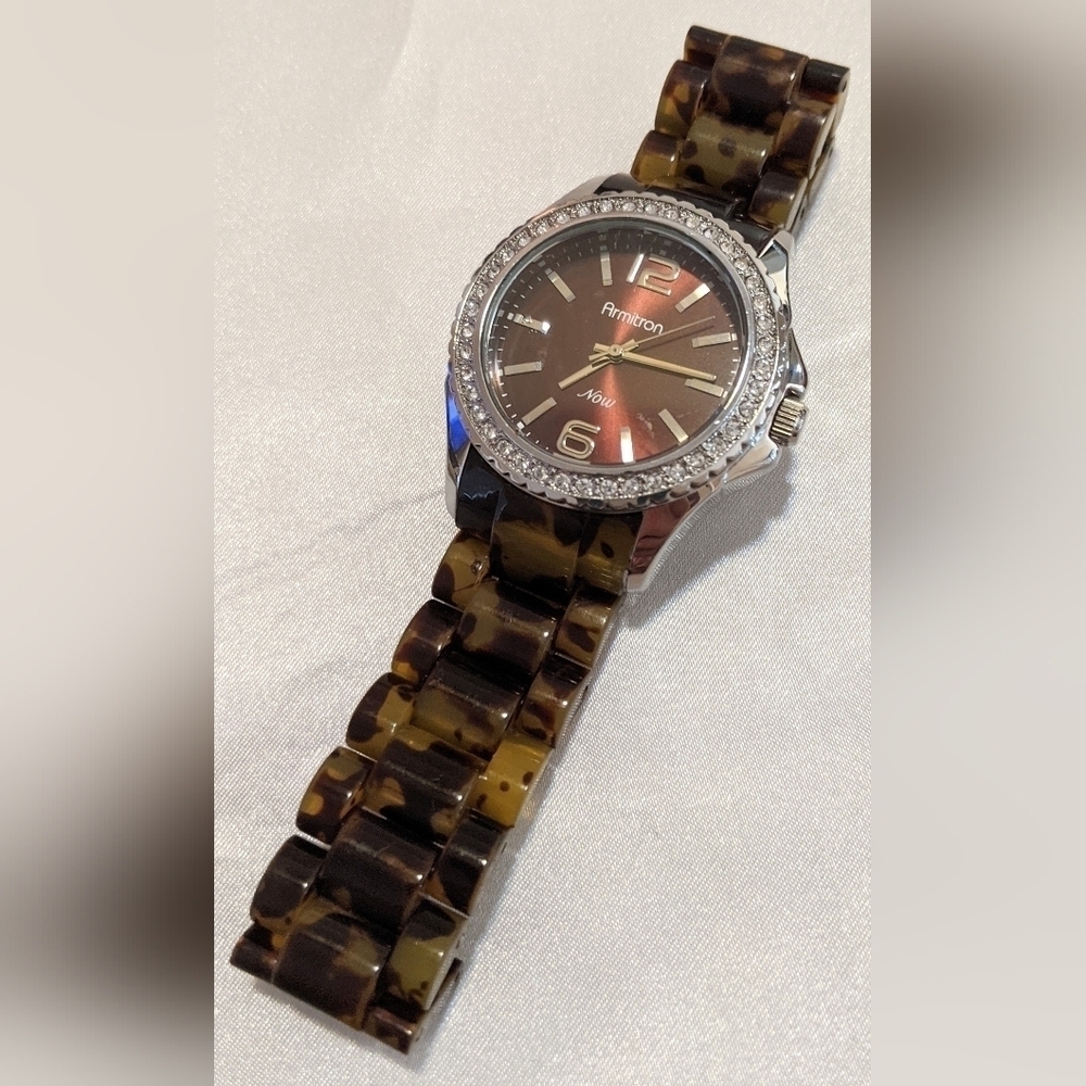 Armitron Now Women's Quartz Watch Crystal Bezel New Battery 75/3935SV WR 100ft - Picture 5 of 9